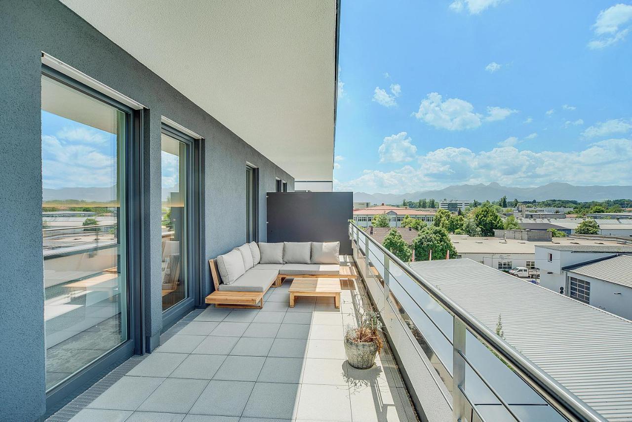 Bright: Rosenheim Aicherpark Exterior photo