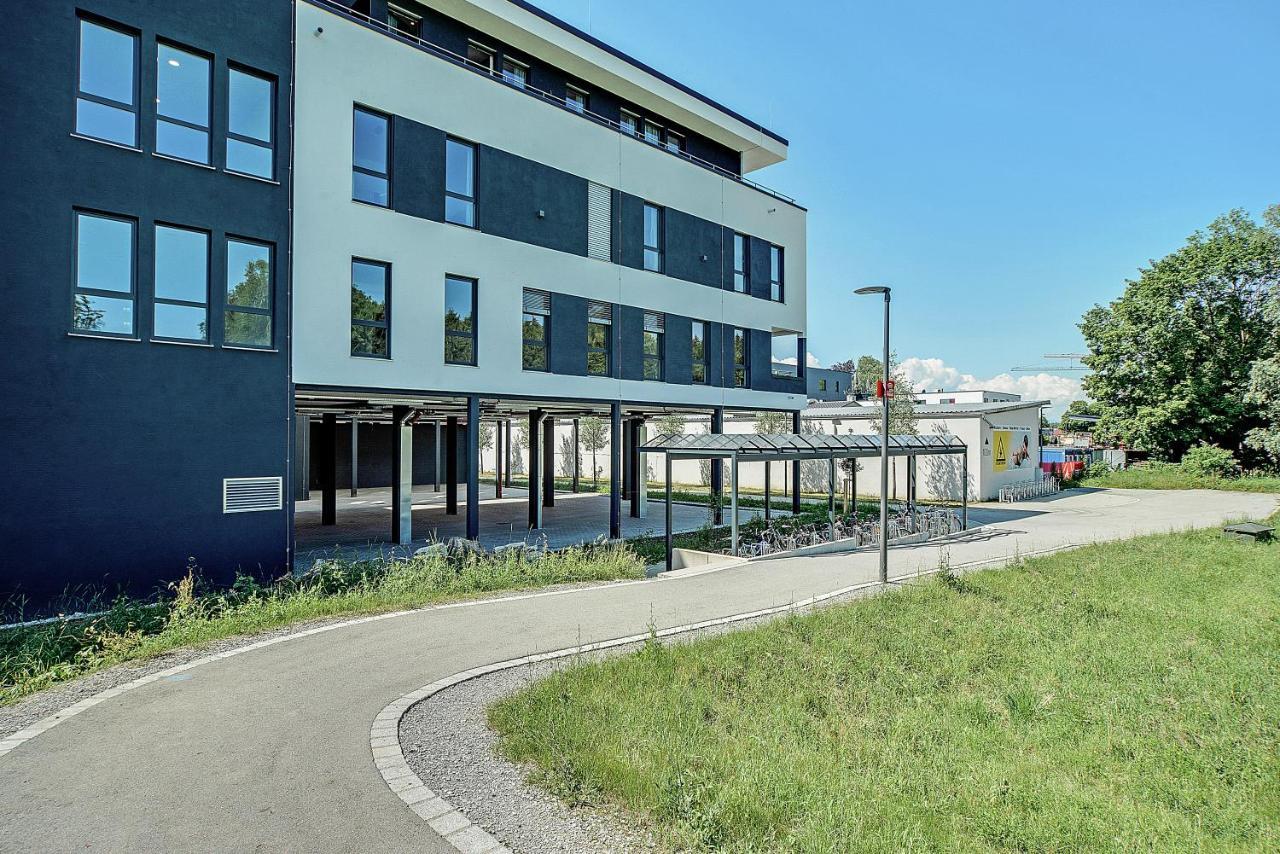 Bright: Rosenheim Aicherpark Exterior photo