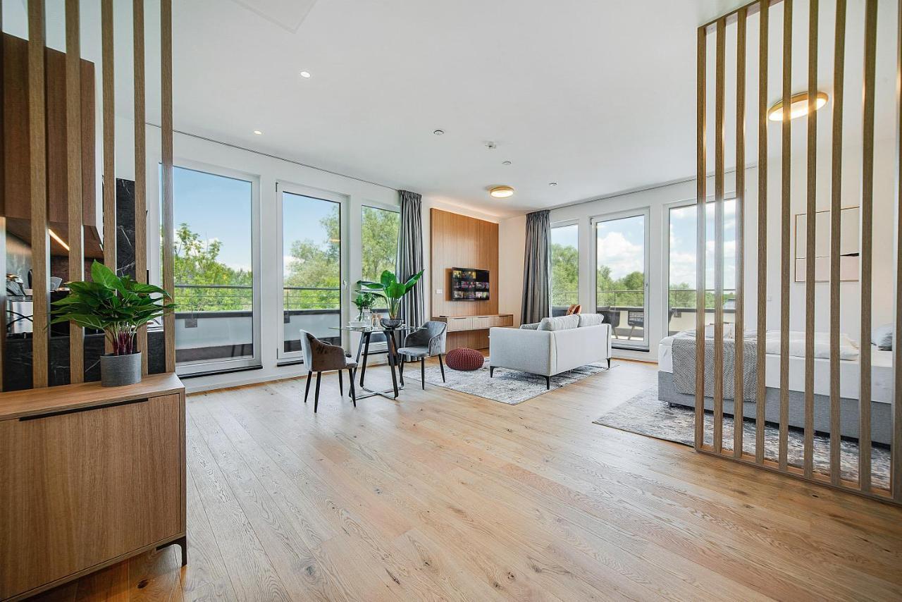 Bright: Rosenheim Aicherpark Exterior photo