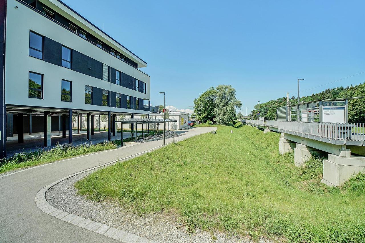 Bright: Rosenheim Aicherpark Exterior photo